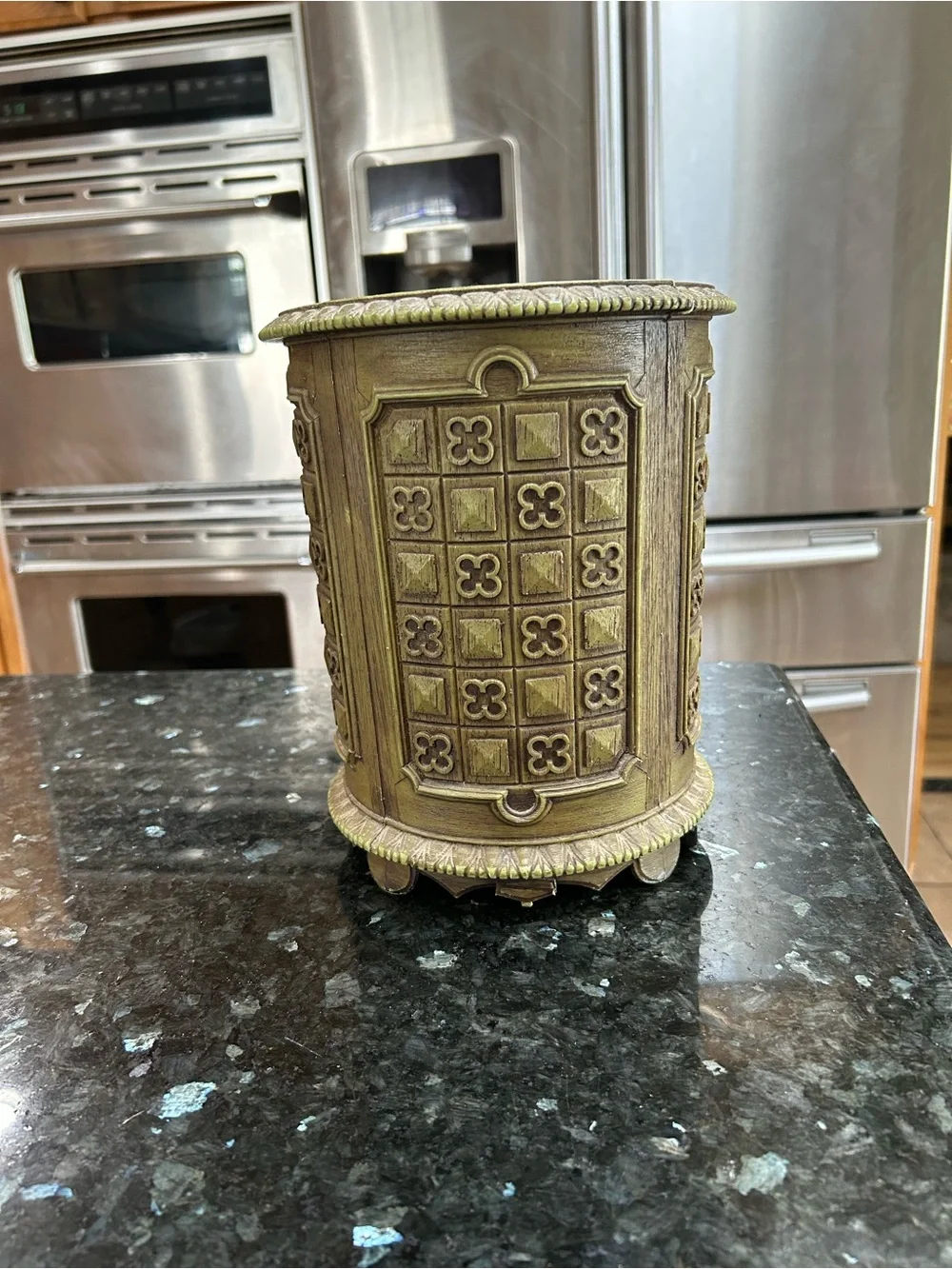 Vintage 70's Green Brentwood Waste Basket Faux Wood plastic Garbage Trash Can